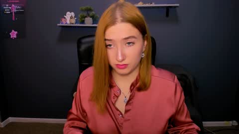 Snapshot of daisy_candy chatting on December 9, 7:18 pm Little Di online show from December 9, 7:18 pm