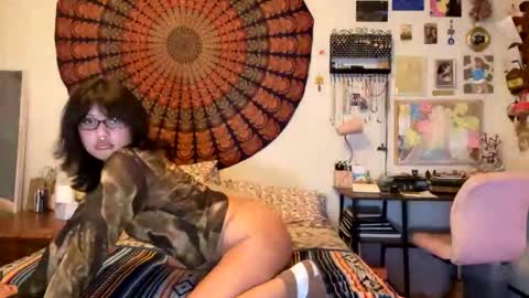 Daisy online show from January 18, 11:52 pm