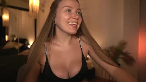 Snapshot of daisy_stacey chatting on June 15, 7:27 pm Stacey online show from June 15, 7:27 pm