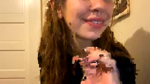 Snapshot of daisybaby699 chatting on May 27, 6:43 am DaisyB3 online show from May 27, 6:43 am