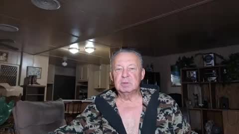 Snapshot of dakit2 chatting on September 28, 1:27 pm dakit online show from September 28, 1:27 pm