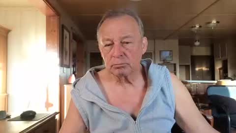 Snapshot of dakit2 chatting on October 25, 2:56 pm dakit online show from October 25, 2:56 pm