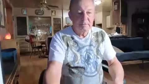 Snapshot of dakit2 chatting on November 16, 3:39 pm dakit online show from November 16, 3:39 pm