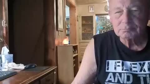 Snapshot of dakit2 chatting on November 25, 2:00 am dakit online show from November 25, 2:00 am