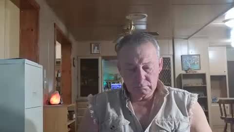 Snapshot of dakit2 chatting on December 5, 3:41 pm dakit online show from December 5, 3:41 pm