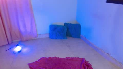 VALENTINA  online show from November 3, 8:10 pm