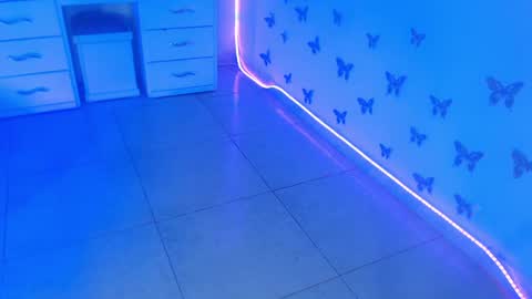 VALENTINA  online show from April 5, 6:10 am