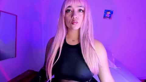 dakostelee1_ online show from November 8, 8:40 pm