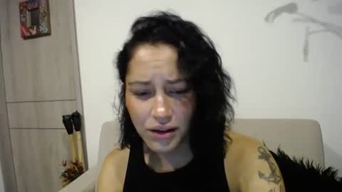 Snapshot of dakota01_ chatting on December 13, 3:27 am IG  dakotasofiaa online show from December 13, 3:27 am