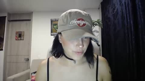 Snapshot of dakota01_ chatting on January 14, 3:11 am IG  dakotasofiaa online show from January 14, 3:11 am