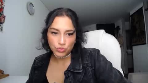 Snapshot of dakota01_ chatting on January 18, 9:55 pm IG  dakotasofiaa online show from January 18, 9:55 pm