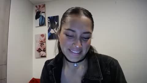 Snapshot of dakota01_ chatting on February 18, 12:59 am IG  dakotasofiaa online show from February 18, 12:59 am