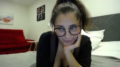 IG  dakotasofiaa online show from December 2, 1:22 am