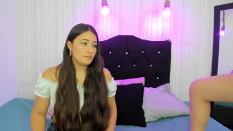 Dakota and Valerie online show from December 5, 2:53 am