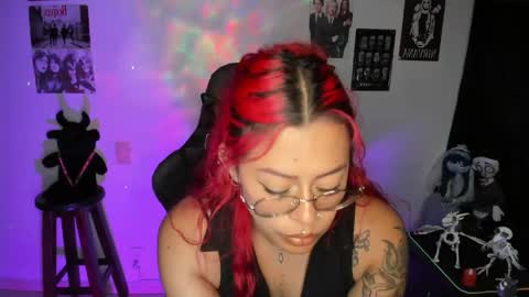 Dakota Crab online show from April 21, 1:42 am