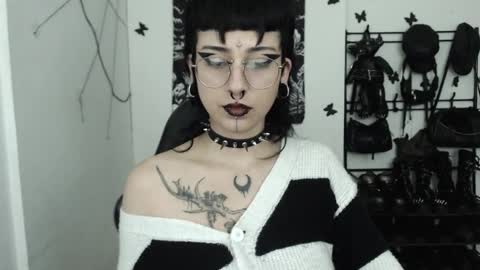 dakota online show from October 31, 10:05 am