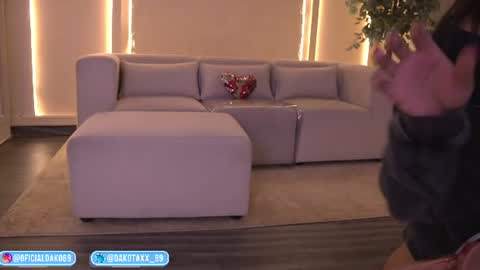 Snapshot of dakota_leex chatting on July 7, 12:24 am dako online show from July 7, 12:24 am