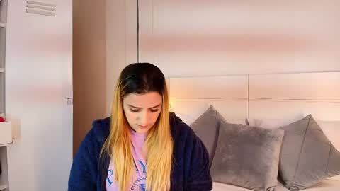 Snapshot of dakota_megan chatting on September 30, 2:44 pm Dakota-Megan online show from September 30, 2:44 pm
