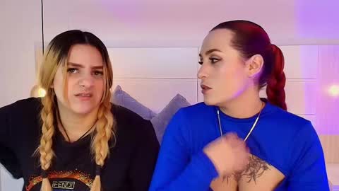 Snapshot of dakota_megan chatting on October 13, 2:28 pm Dakota-Megan online show from October 13, 2:28 pm