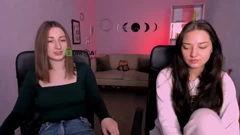 Snapshot of dakota_simple chatting on December 18, 6:41 am Dakota online show from December 18, 6:41 am