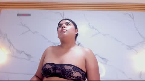 dakota_tucci online show from April 11, 7:45 am