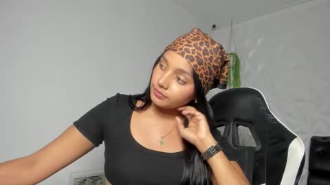 dakota_x18 online show from March 5, 9:22 pm