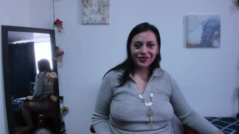 Snapshot of dakotaagray chatting on November 9, 12:36 pm Dakotaagray online show from November 9, 12:36 pm