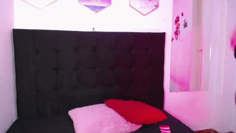 Daakota  online show from March 30, 12:28 pm