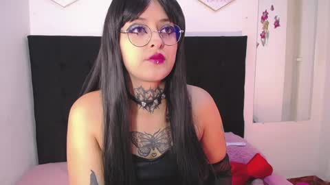 Daakota  online show from April 21, 12:00 pm