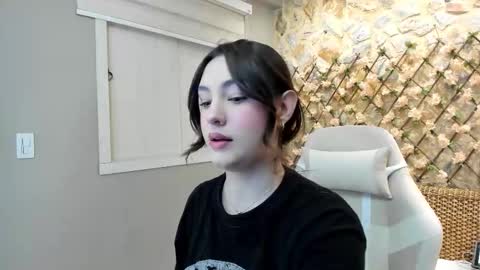 Snapshot of dakotarussell_ chatting on December 1, 11:04 am Dakota online show from December 1, 11:04 am