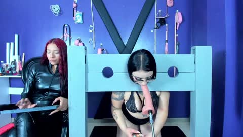  dakotha      online show from December 7, 2:13 pm