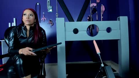  dakotha      online show from December 14, 2:42 pm