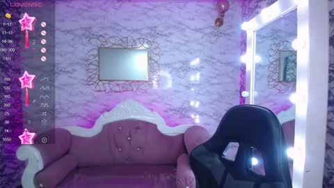 Snapshot of dakotha_v chatting on February 28, 8:28 pm Dakotha online show from February 28, 8:28 pm