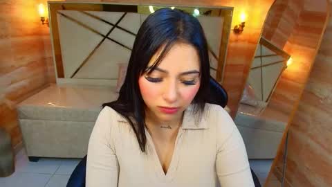 Snapshot of dakotha_v chatting on December 14, 3:12 am Dakotha online show from December 14, 3:12 am