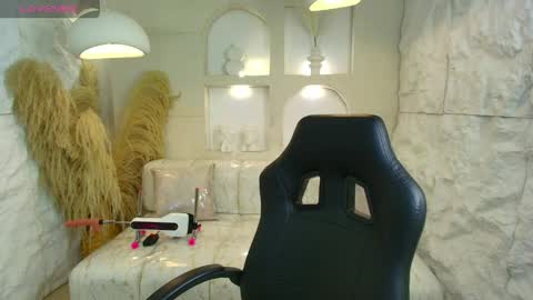 Dakotha  online show from April 22, 3:09 am