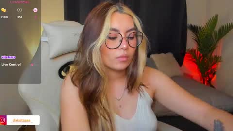 Snapshot of dakottaa__ chatting on May 21, 12:17 am dakottaa__ online show from May 21, 12:17 am