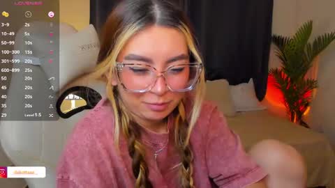 dakottaa__ online show from July 23, 12:02 am