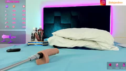     online show from December 8, 8:47 pm