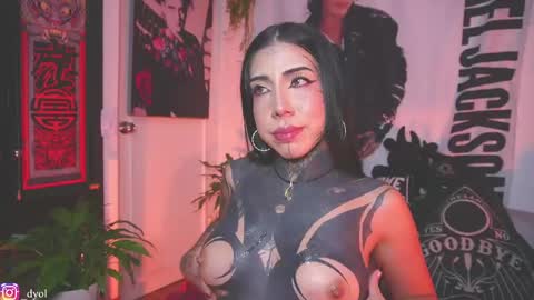 dalia_vorhees online show from April 14, 1:22 am