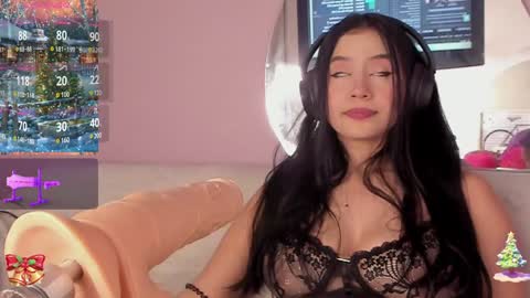 leila williams online show from December 7, 1:58 am