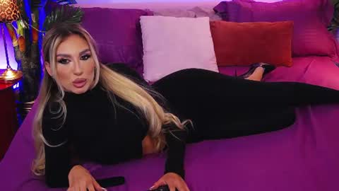 Snapshot of dalidaselena chatting on July 22, 4:10 pm DalidaSelena online show from July 22, 4:10 pm