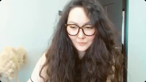 Snapshot of dalidayes chatting on January 10, 5:42 am Dali online show from January 10, 5:42 am