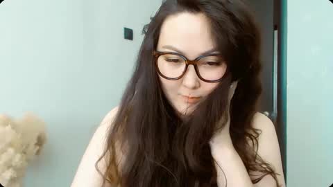 Snapshot of dalidayes chatting on February 3, 6:22 am Dali online show from February 3, 6:22 am