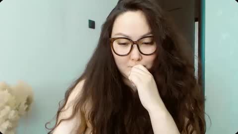 Snapshot of dalidayes chatting on February 3, 6:40 am Dali online show from February 3, 6:40 am