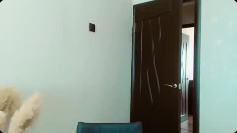 Snapshot of dalidayes chatting on February 11, 5:45 am Dali online show from February 11, 5:45 am