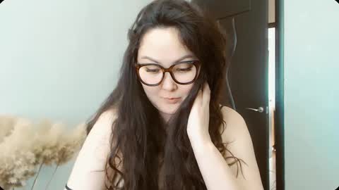 Snapshot of dalidayes chatting on February 28, 9:21 am Dali online show from February 28, 9:21 am