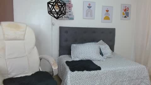 Snapshot of dalila_22 chatting on October 15, 1:22 pm Dalila online show from October 15, 1:22 pm