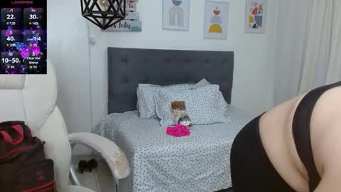 Snapshot of dalila_22 chatting on October 20, 1:44 pm Dalila online show from October 20, 1:44 pm