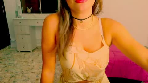 Snapshot of dalila_sexxx chatting on June 5, 3:46 am Dalila online show from June 5, 3:46 am