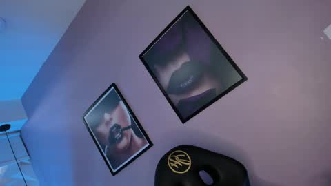 Snapshot of dalila_thoms chatting on December 18, 4:39 pm Dalila online show from December 18, 4:39 pm